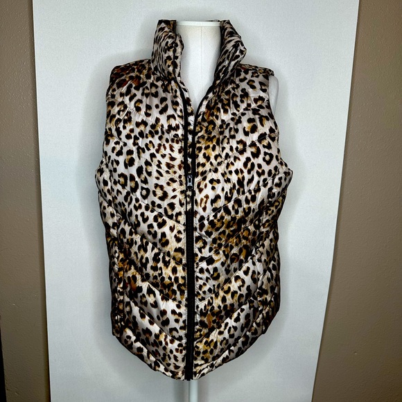 Light weight Chevron leopard puffer vest - Picture 1 of 6